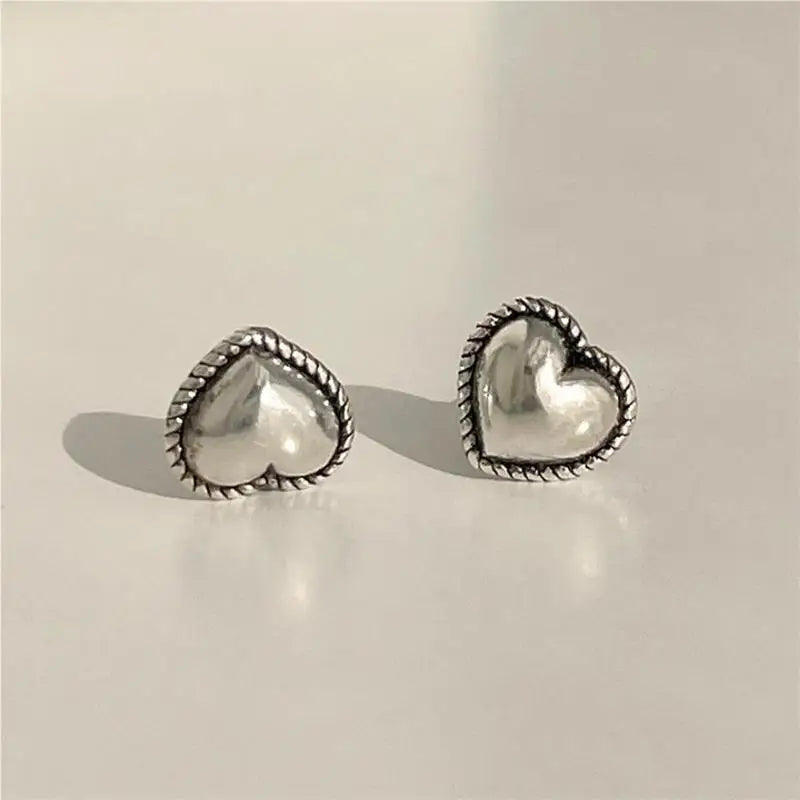 Vintage Twist Glossy Heart Ear Stud Earrings