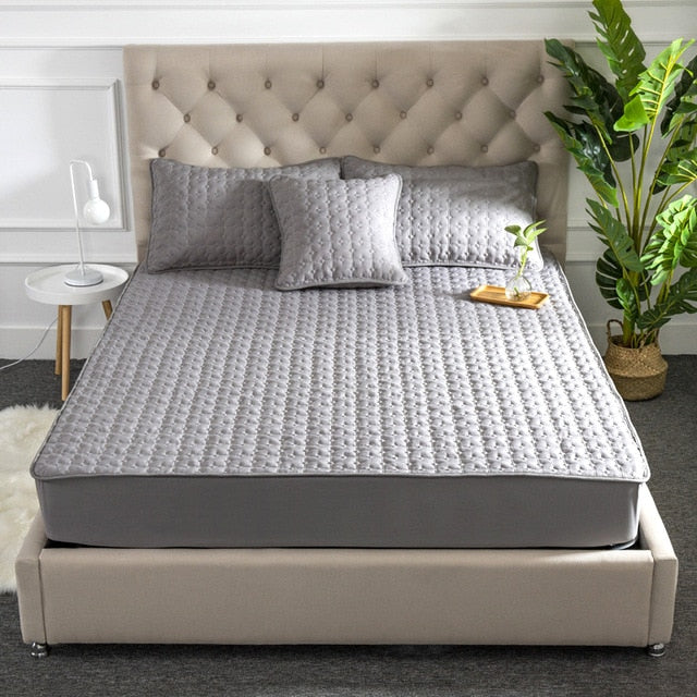 Washable Breathable Solid Color Mattress Cover Embossed Quilted