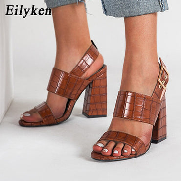 Design Pattern PU Leather Round Toe Woman Sandals Fashion Ankle Metal T-Strap
