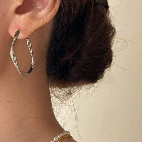 Stud Earrings for Women Vintage Elegant Gold Plated Twisted C Shape