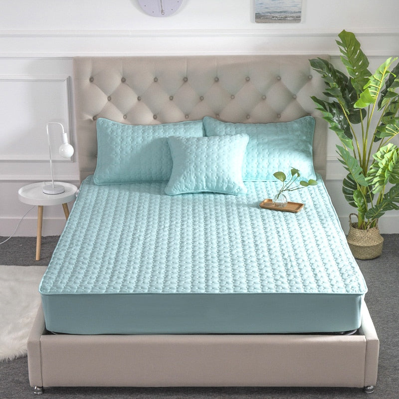 Washable Breathable Solid Color Mattress Cover Embossed Quilted