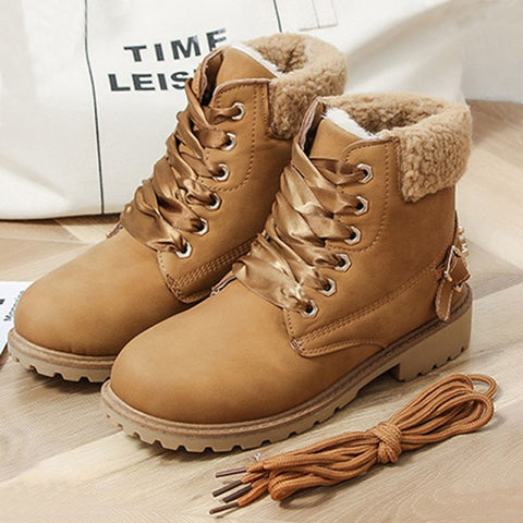 Fashion Martin Boots Women Winter Shoes with Rivets Lace-up